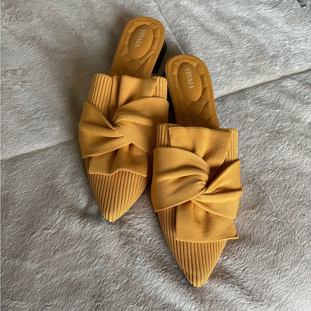 NWOT VIVAIA Mustard Yellow Knotted Mules - Picture 3 of 6
